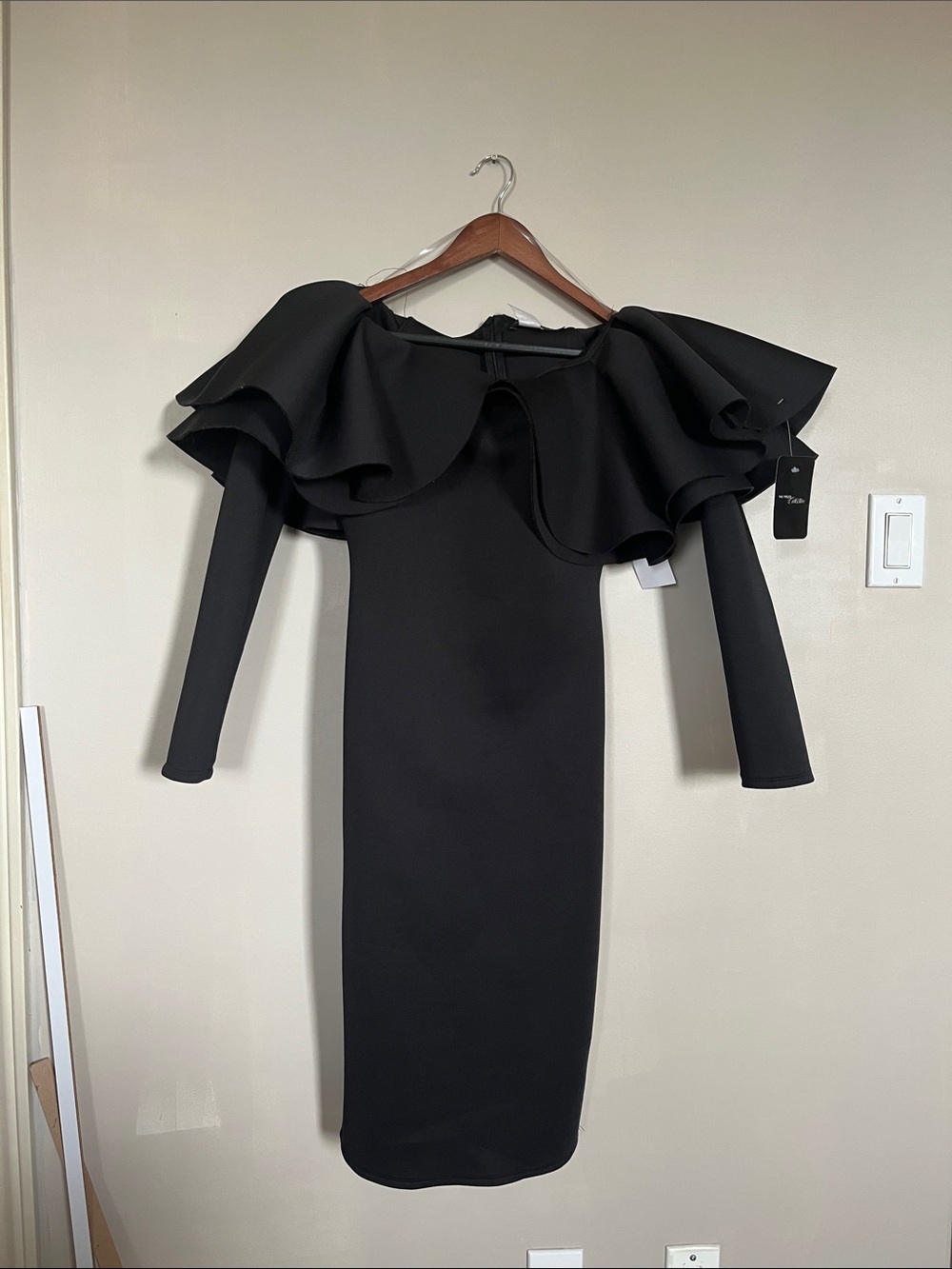 Elegant Black Ruffle-Shoulder Midi Dress